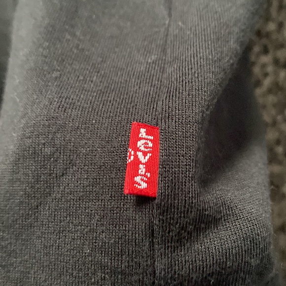 Levi’s Essential Tee - Picture 4 of 4